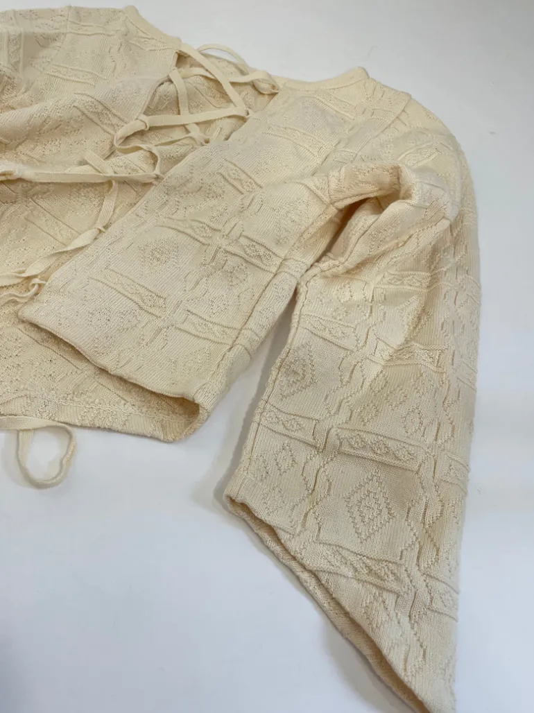 Top in cotone con intreccio sul retro